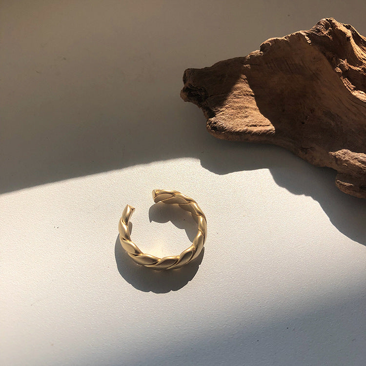 Elara Twist Ring