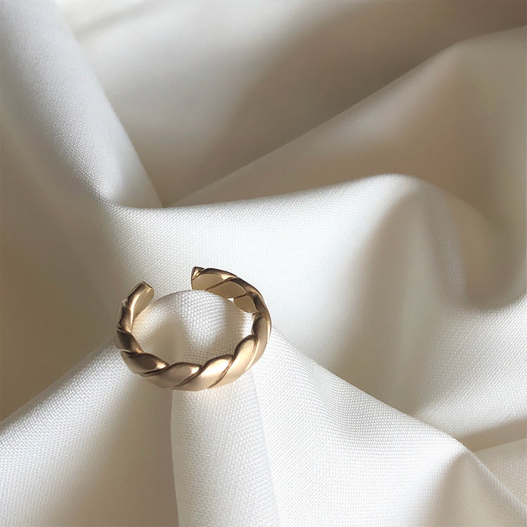 Elara Twist Ring